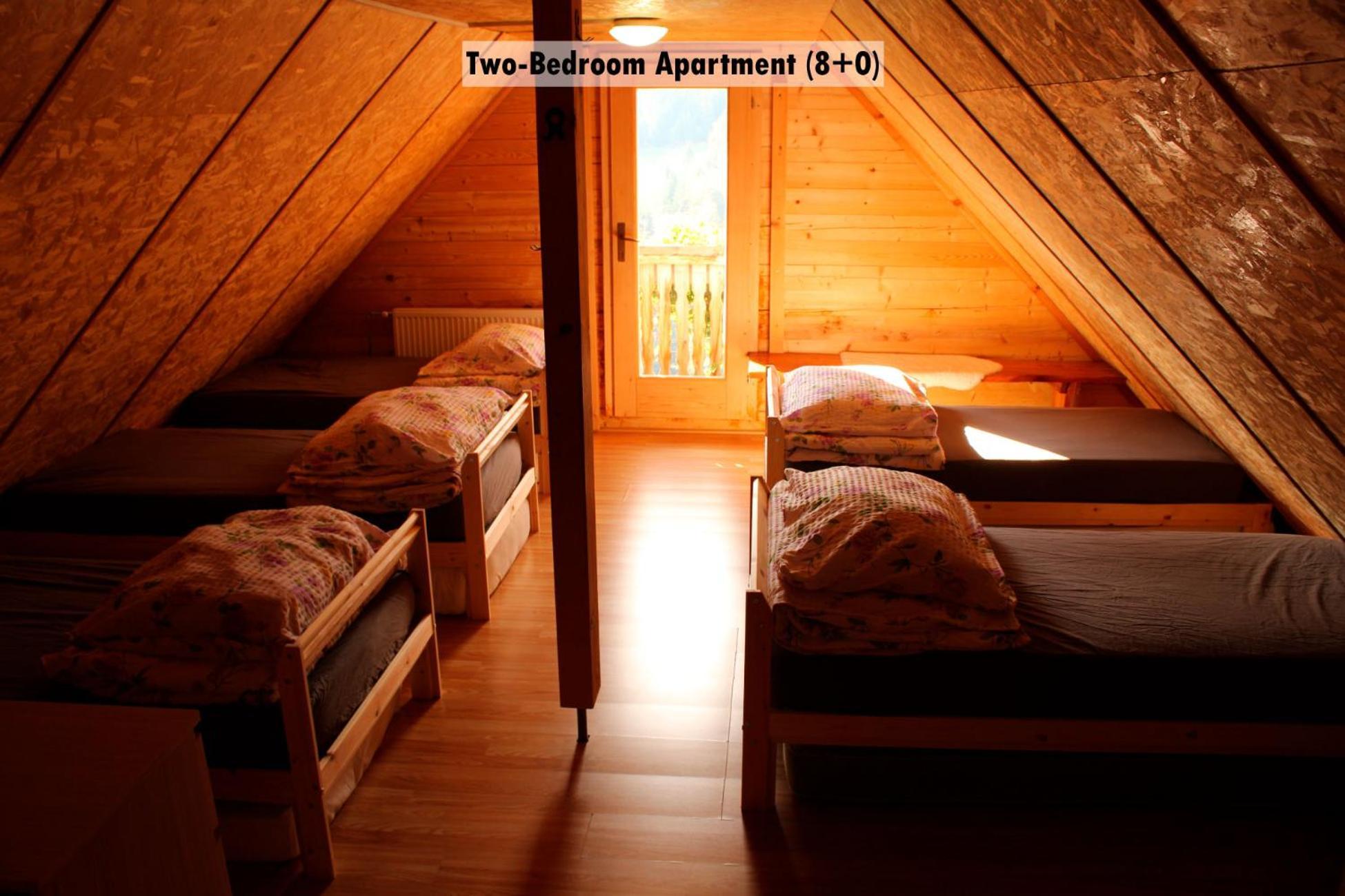 Apartments Farm House Uric 耶塞尼采 外观 照片