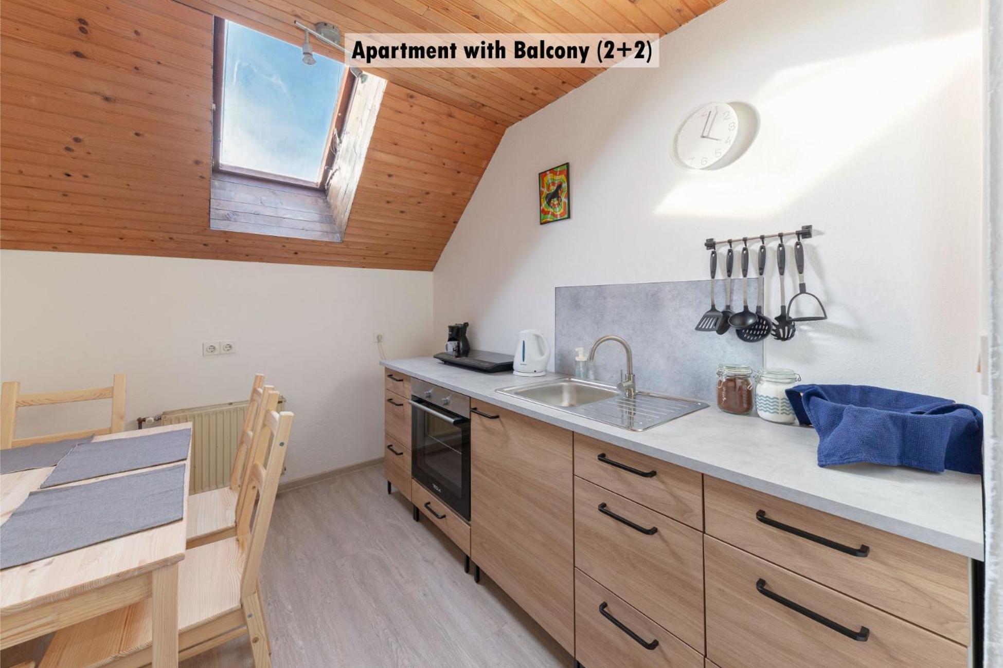 Apartments Farm House Uric 耶塞尼采 外观 照片