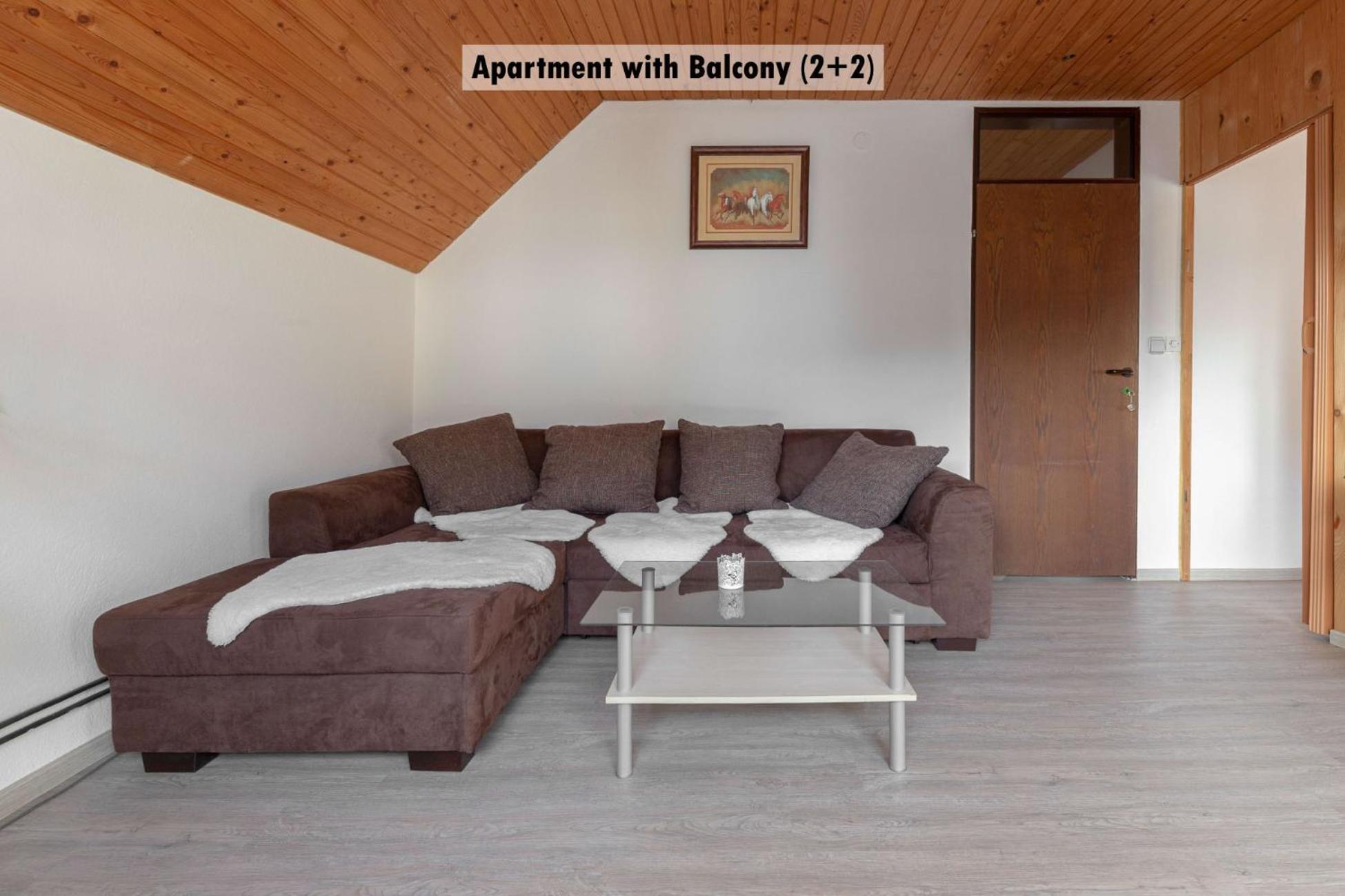Apartments Farm House Uric 耶塞尼采 外观 照片