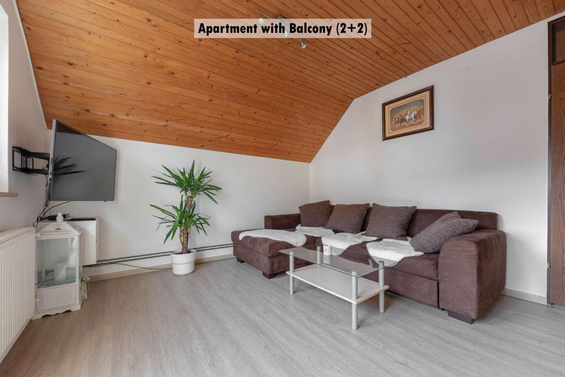 Apartments Farm House Uric 耶塞尼采 外观 照片