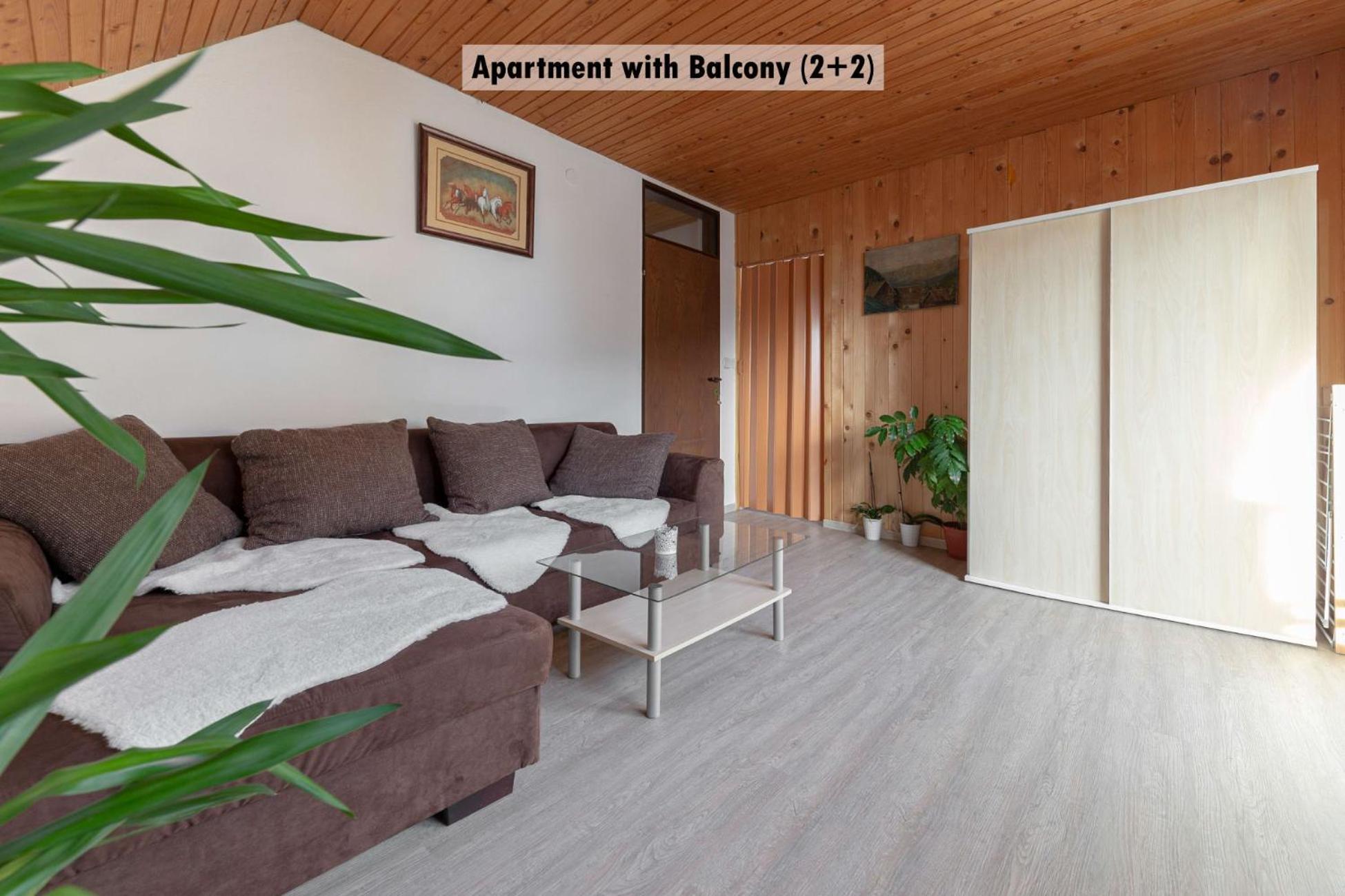 Apartments Farm House Uric 耶塞尼采 外观 照片